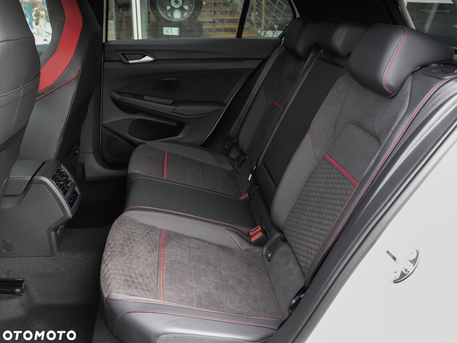 Volkswagen Golf - 12