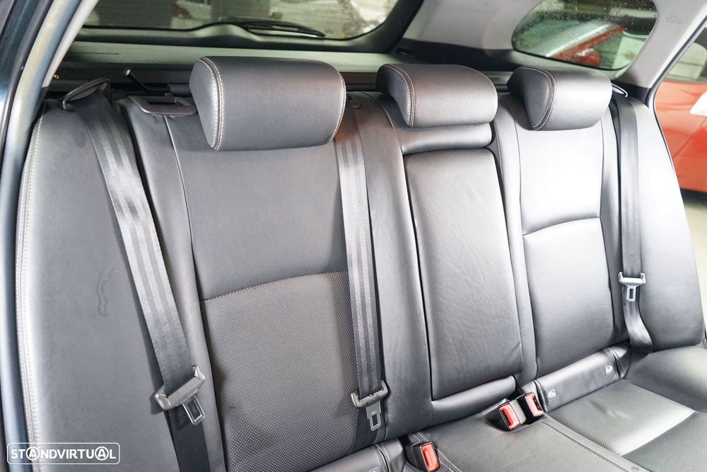 Toyota Avensis Touring Sports 2.0 D-4D Exclusive - 34