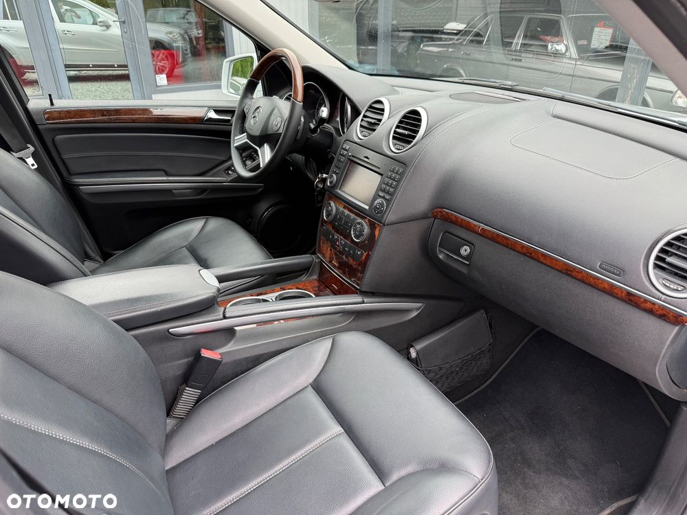 Mercedes-Benz GL 450 4Matic 7G-TRONIC - 23