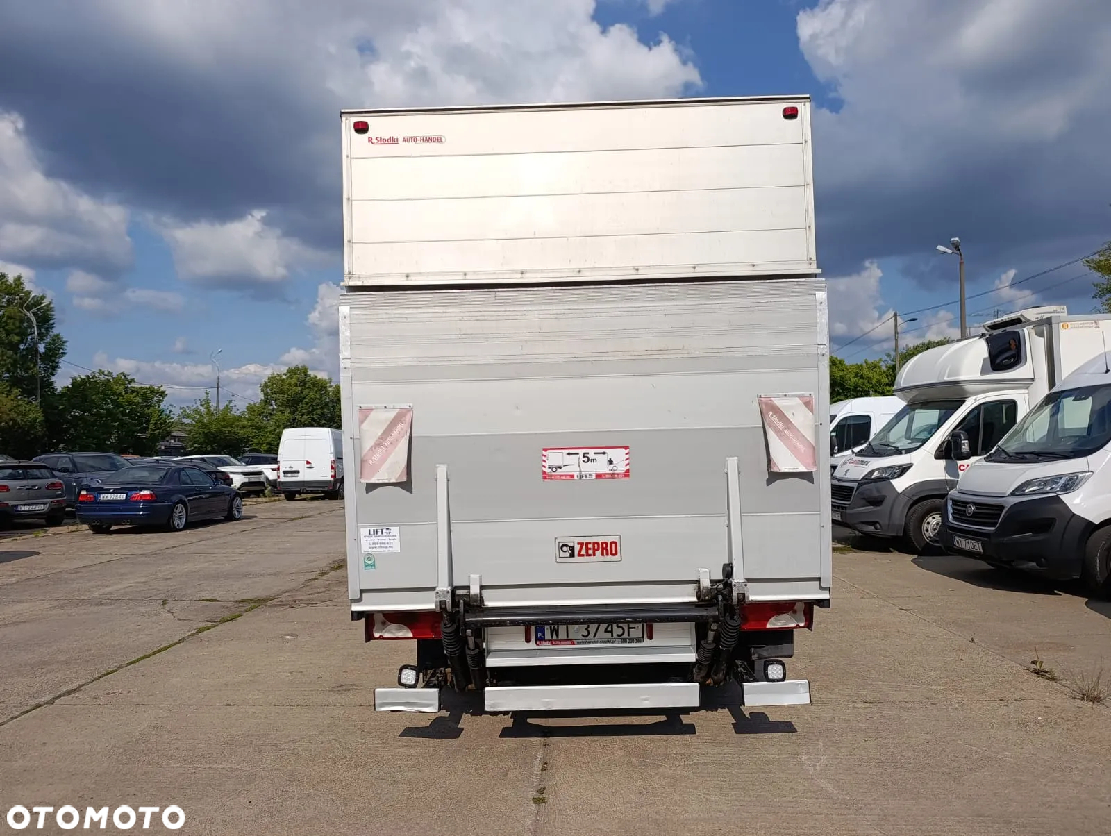 Mercedes-Benz SPRINTER - 24