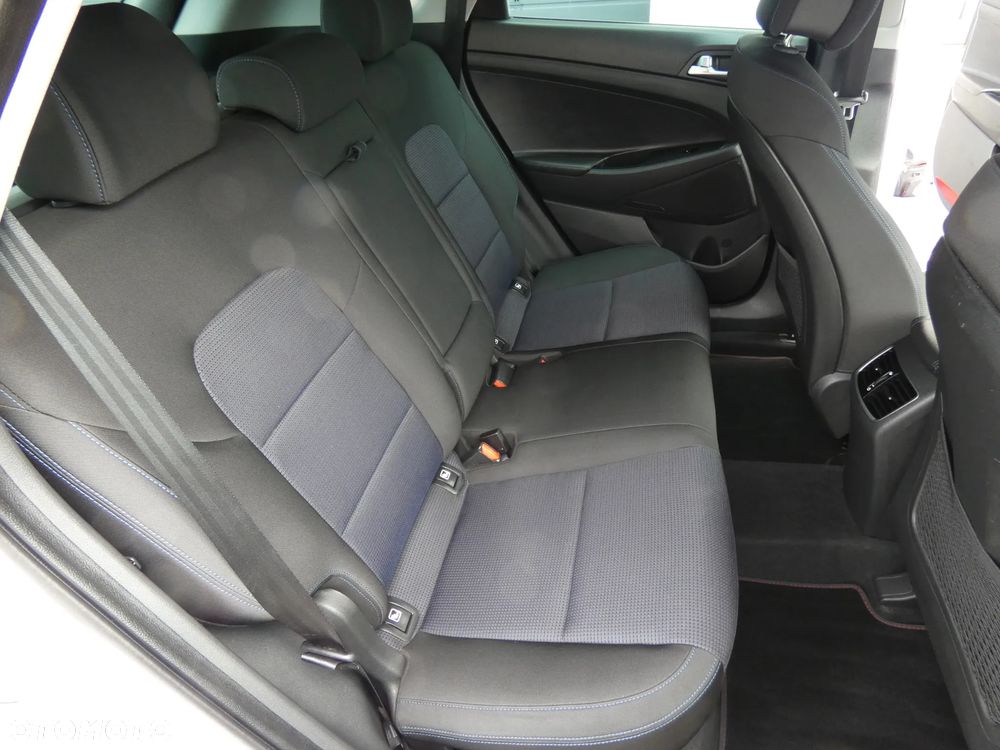 Hyundai Tucson 1.6 GDI BlueDrive Design 2WD - 28