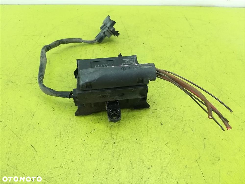 Sterownik wentylatorów Opel Vectra  C SIGNUM 1.8 16V 122KM VALEO 1379151 - 3