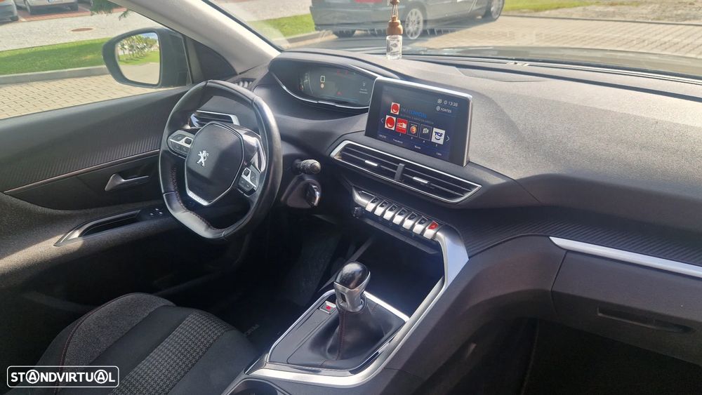 Peugeot 3008 PureTech 130 Stop & Start GPF Allure - 14