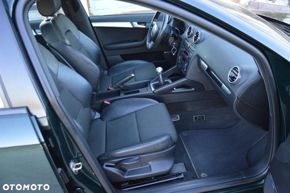 Audi A3 Sportback 2.0 TDI S line Sportpaket plus - 22