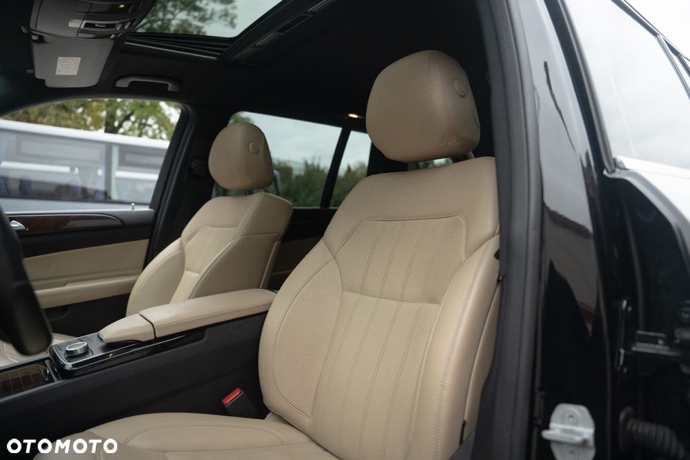 Mercedes-Benz GLS - 11