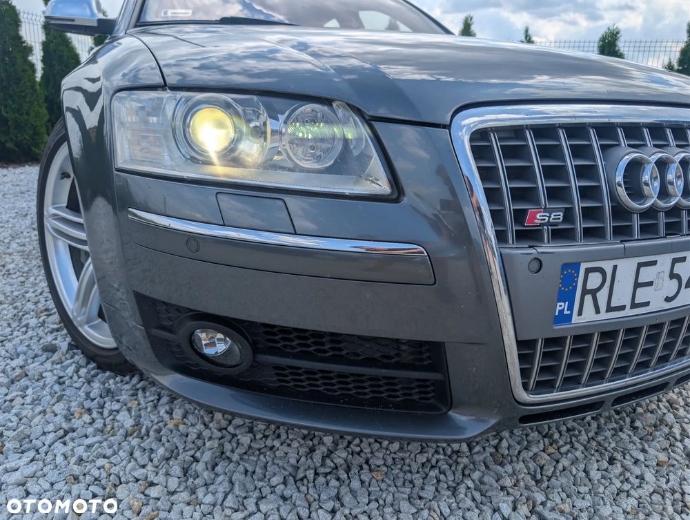 Audi S8 - 4