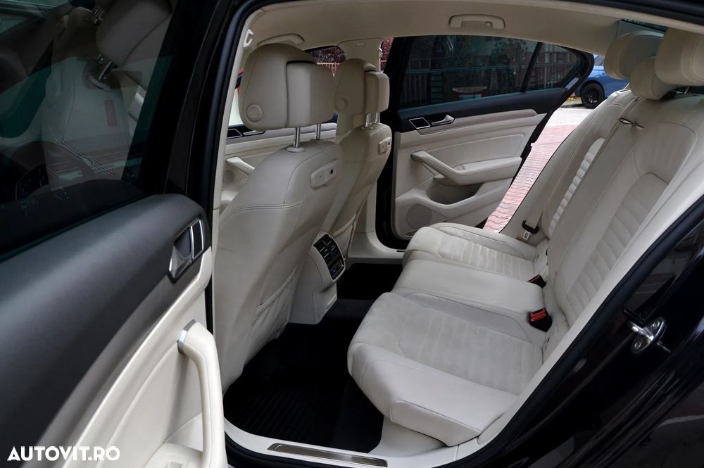 Volkswagen Passat 2.0 TDI DSG 4Motion Highline - 13