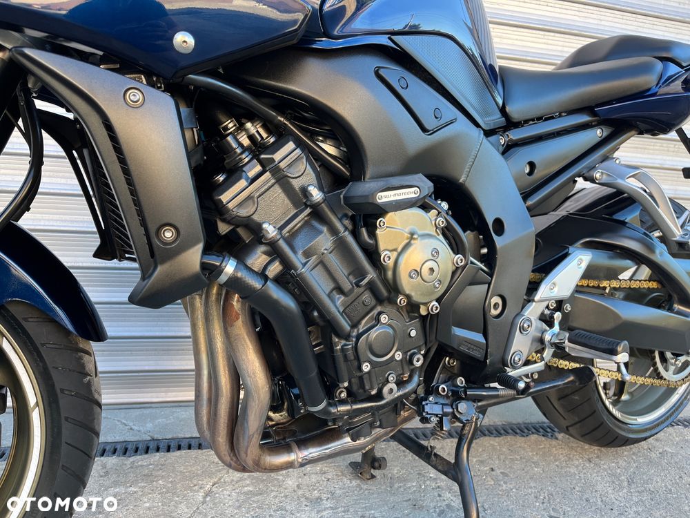 Yamaha FZ - 28