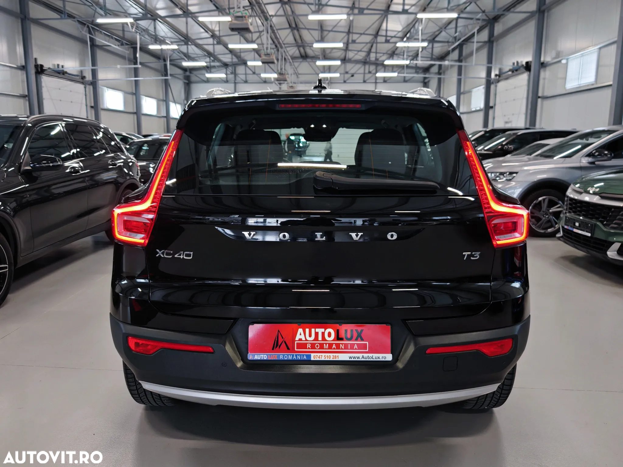 Volvo XC 40 T3 Geartronic Momentum Pro - 31