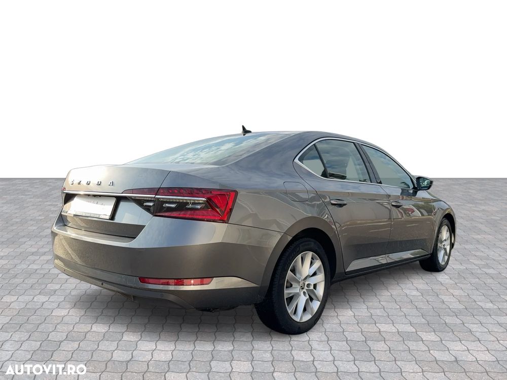 Skoda Superb 2.0 TDI DSG Ambition - 5