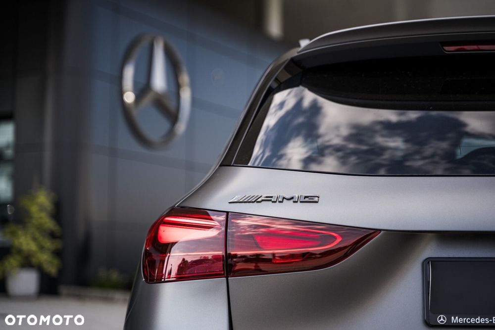 Mercedes-Benz GLA - 12