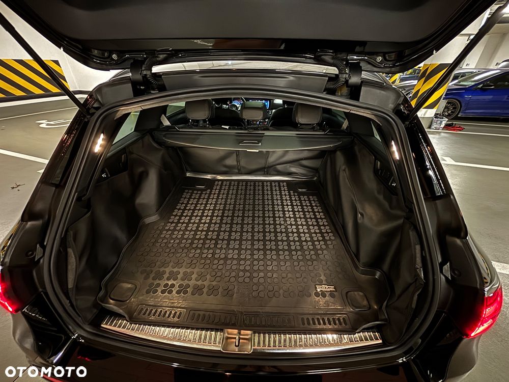 Mercedes-Benz Klasa E AMG 63 S 4Matic+ T AMG Speedshift MCT-9G - 36