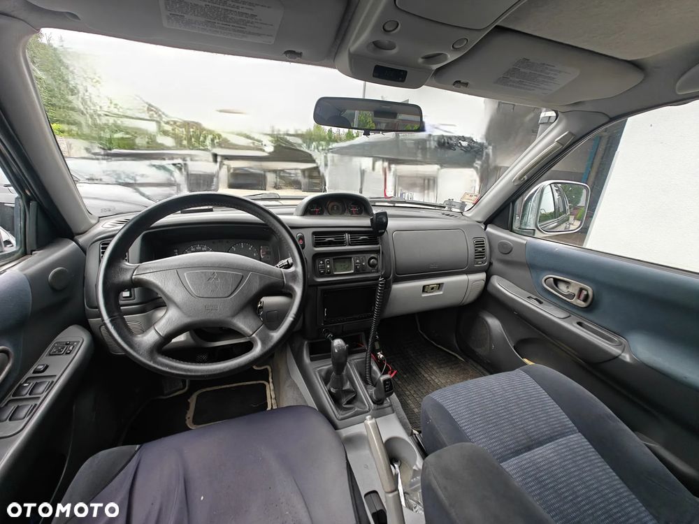 Mitsubishi Pajero Sport - 10