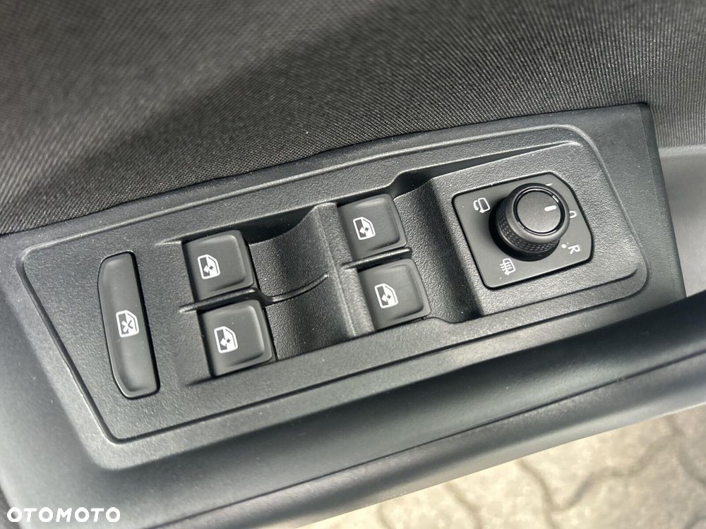 Volkswagen T-Roc 1.5 TSI Life Plus DSG - 32