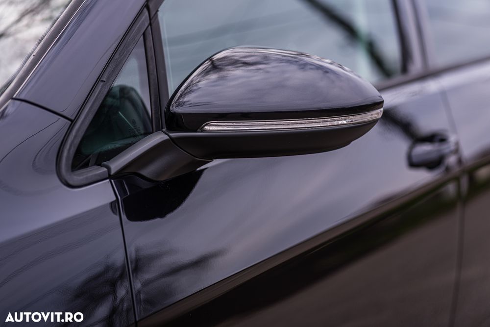 Volkswagen Golf 1.6 TDI BlueMotion Technology DSG Lounge - 22