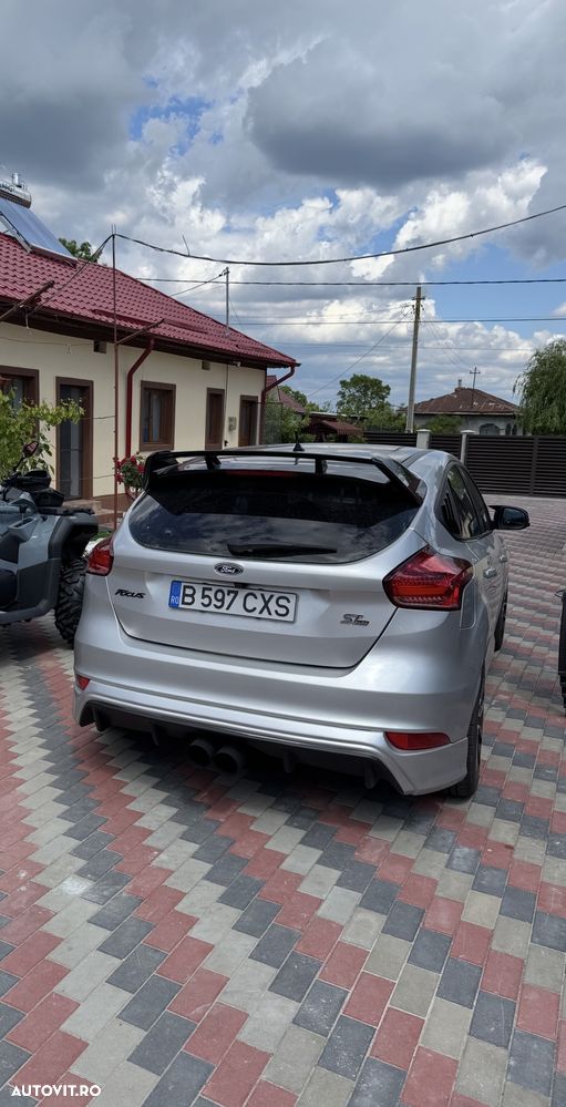 Ford Focus 1.5 TDCi ST-Line - 11