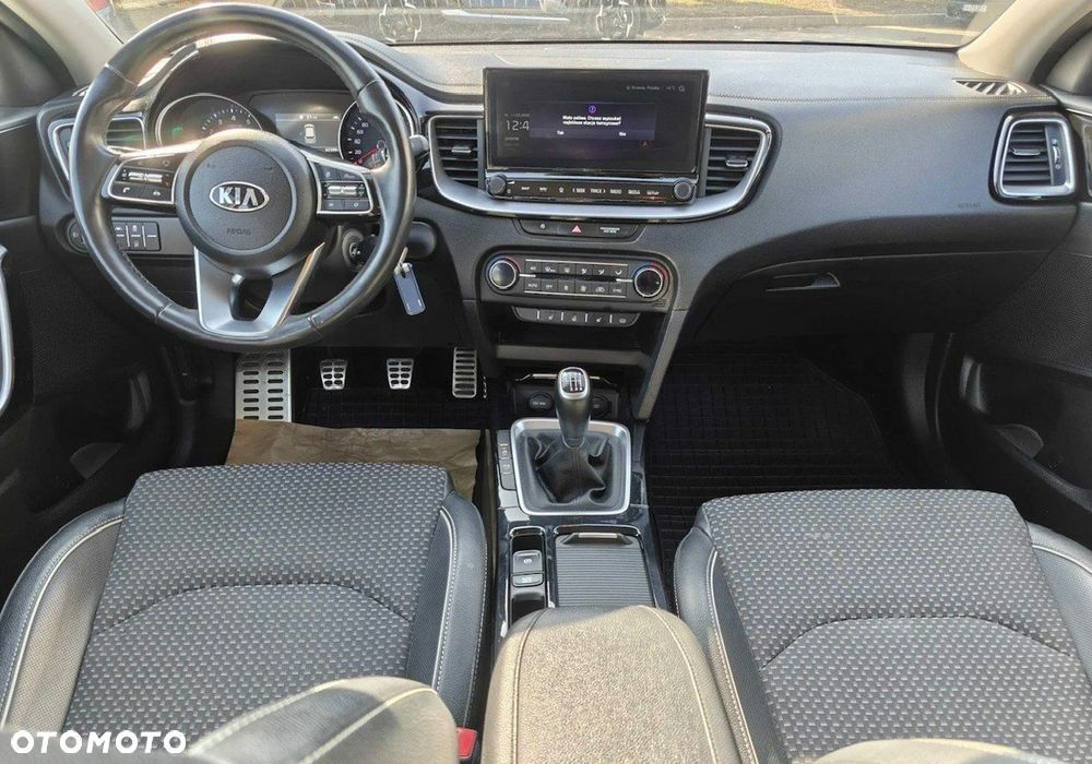 Kia Ceed 1.5 T-GDI L Business Line - 12