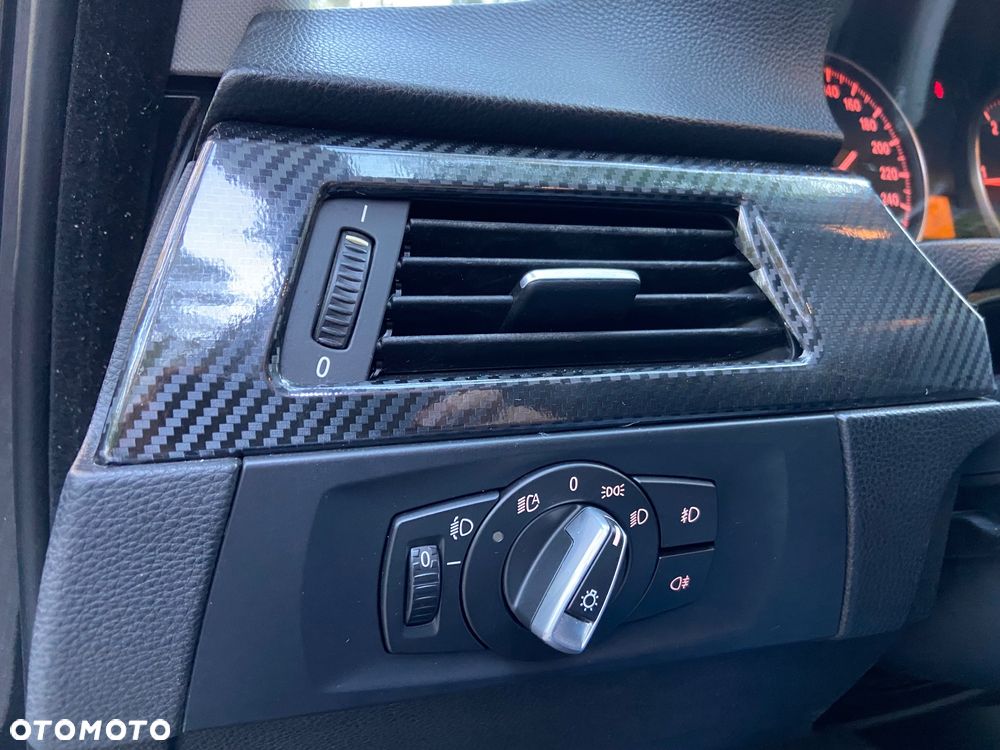 BMW Seria 3 318d DPF Edition Exclusive - 23