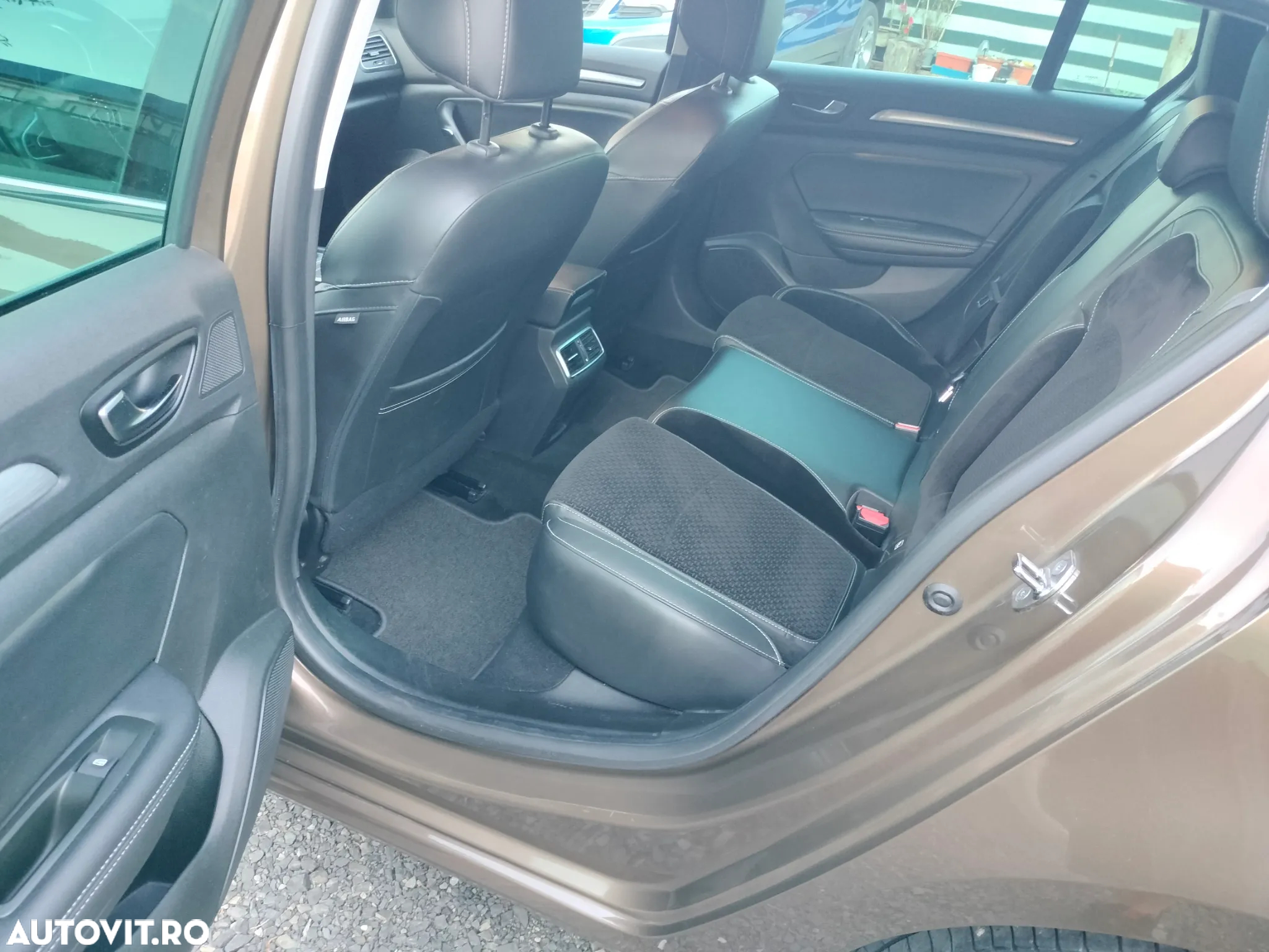 Renault Megane Grandtour ENERGY TCe 130 BUSINESS - 23