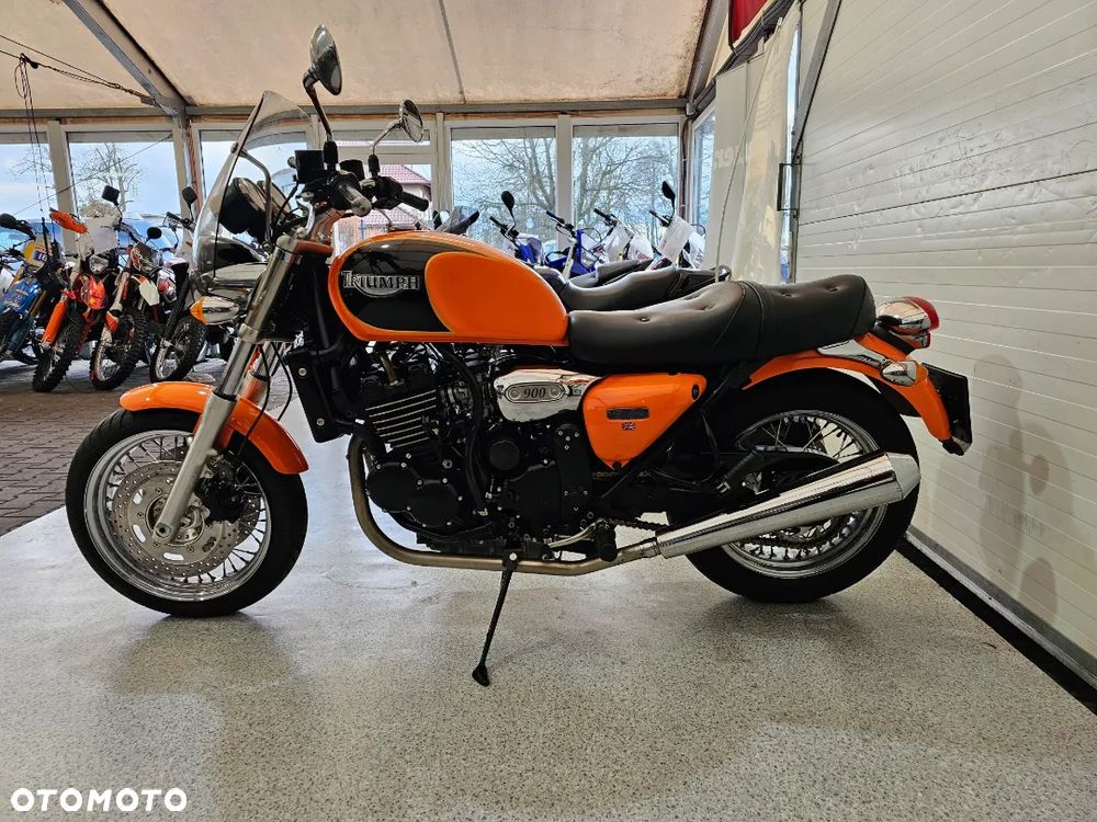 Triumph Thunderbird - 12