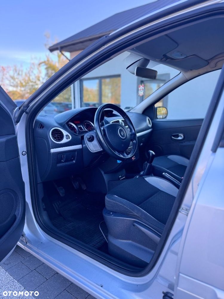 Renault Clio - 12