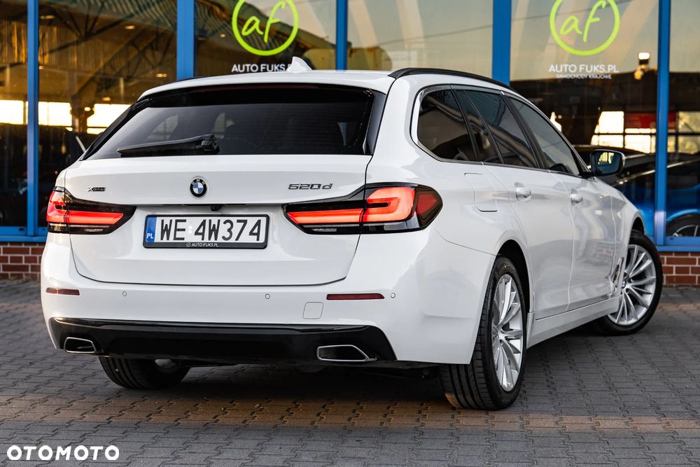 BMW Seria 5 520d xDrive Sport - 12