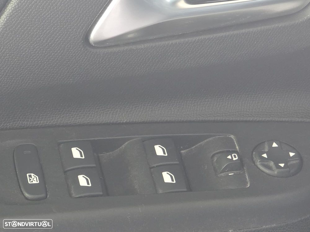 Opel Corsa 1.2 T GS - 10