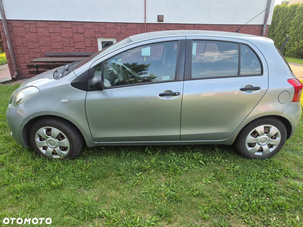Toyota Yaris 1.3 Luna A/C - 4