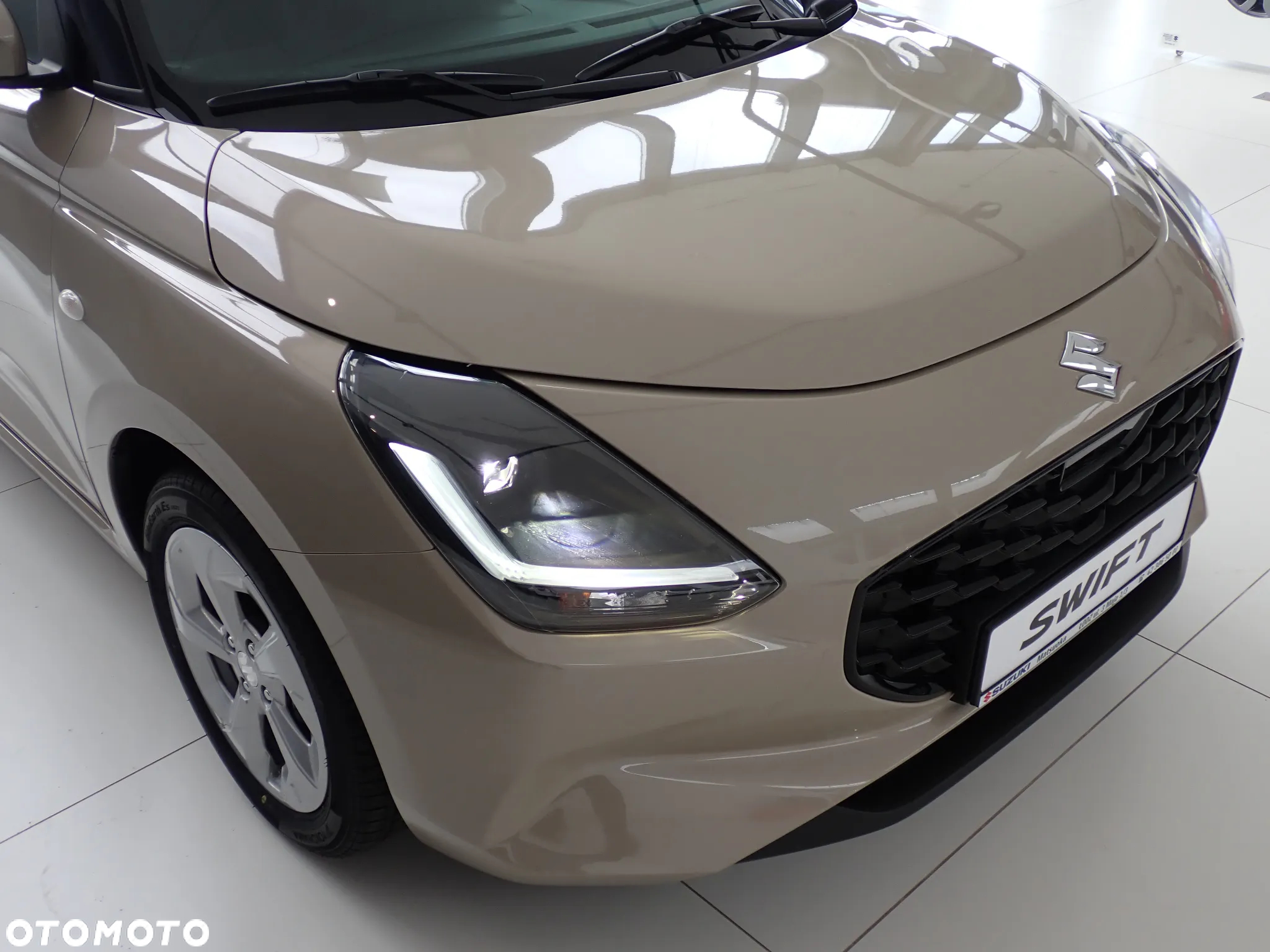 Suzuki Swift 1.2 Dualjet SHVS Premium Plus CVT - 6