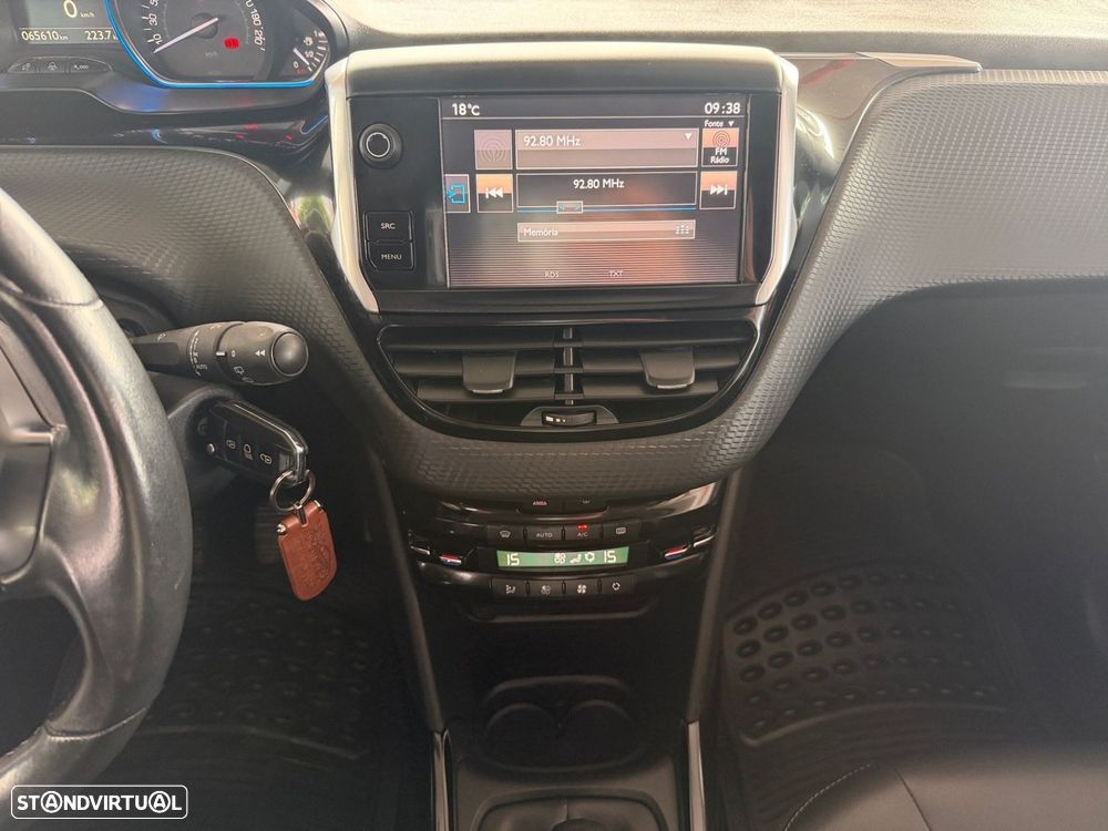 Peugeot 2008 1.2 VTi Allure - 9