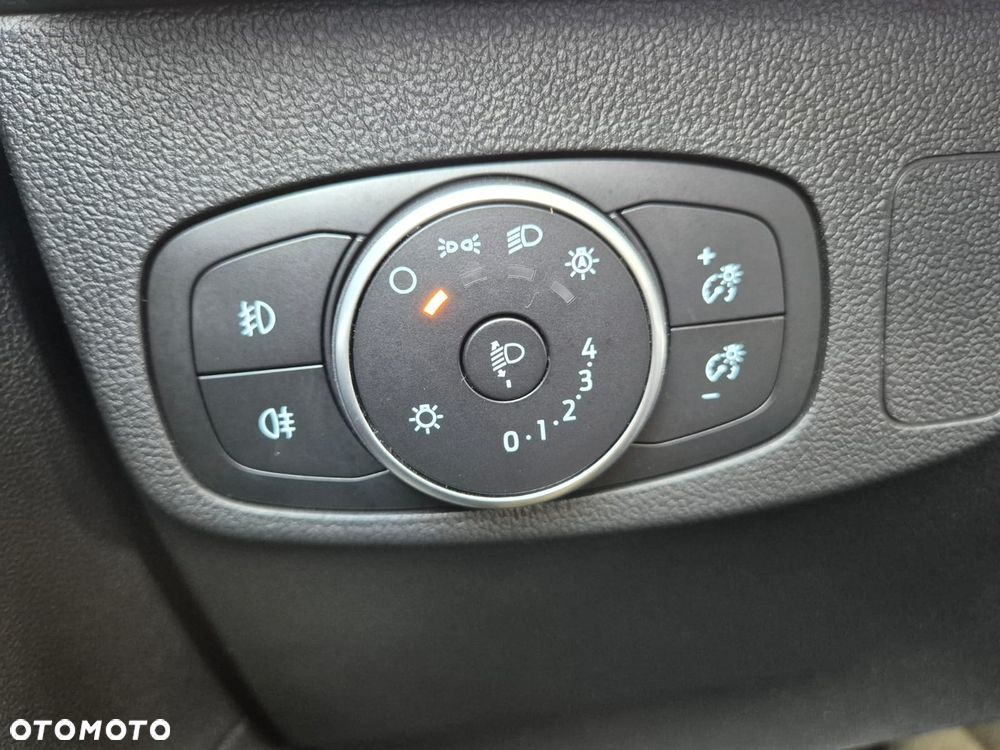 Ford Focus 1.0 EcoBoost mHEV Connected - 16