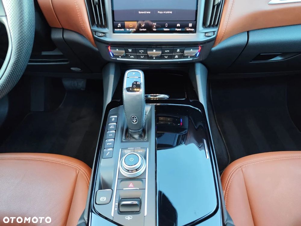 Maserati Levante S Q4 - 12