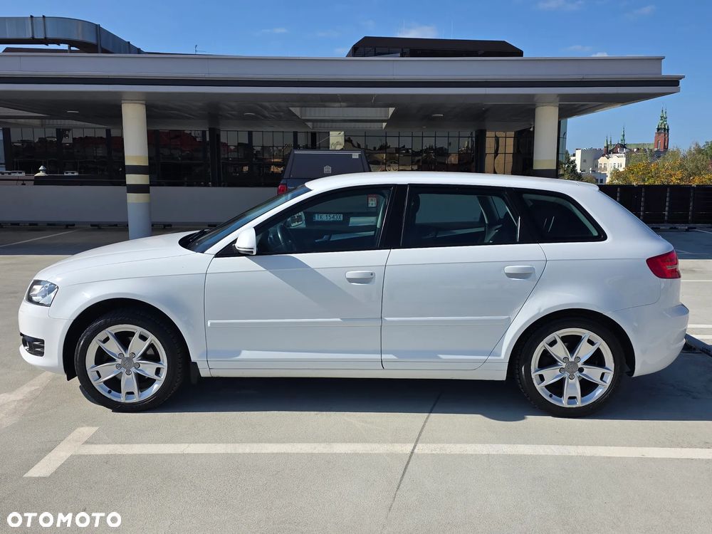 Audi A3 Sportback - 3