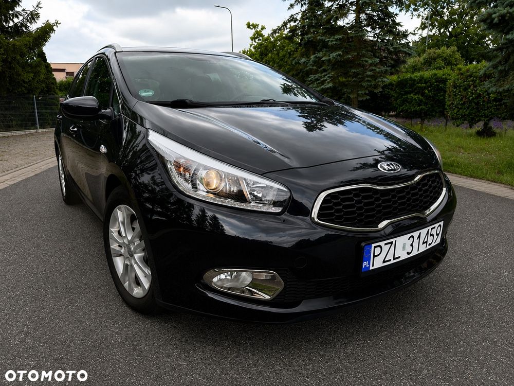 Kia Ceed 1.4 CVVT Dream-Team Edition - 11