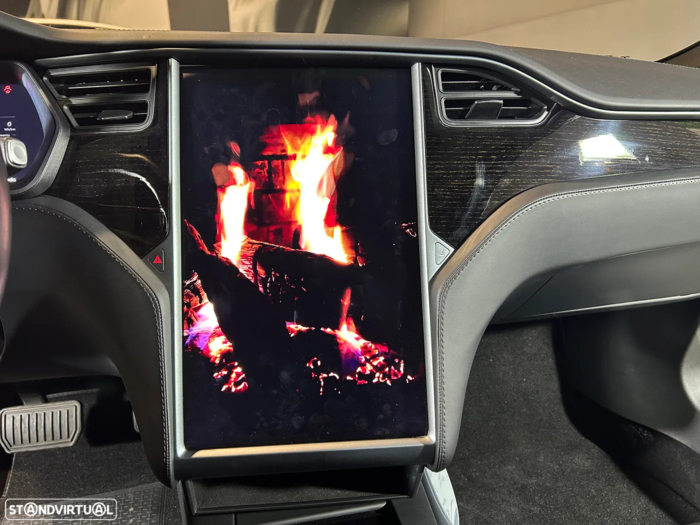 Tesla Model S - 44