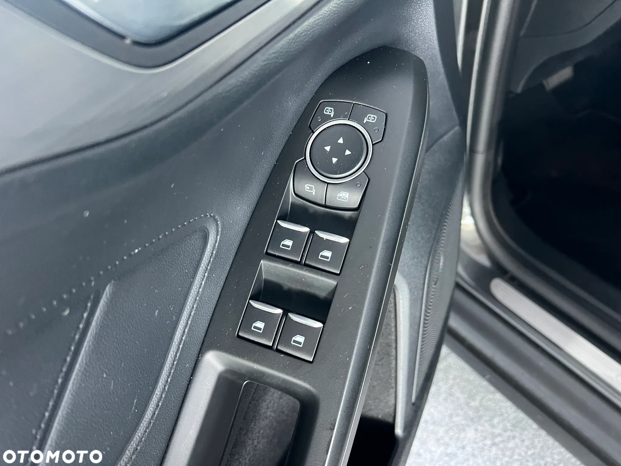 Ford Focus 1.0 EcoBoost Titanium - 18