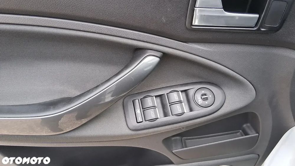Ford Kuga 2.0 TDCi 4WD Titanium - 20