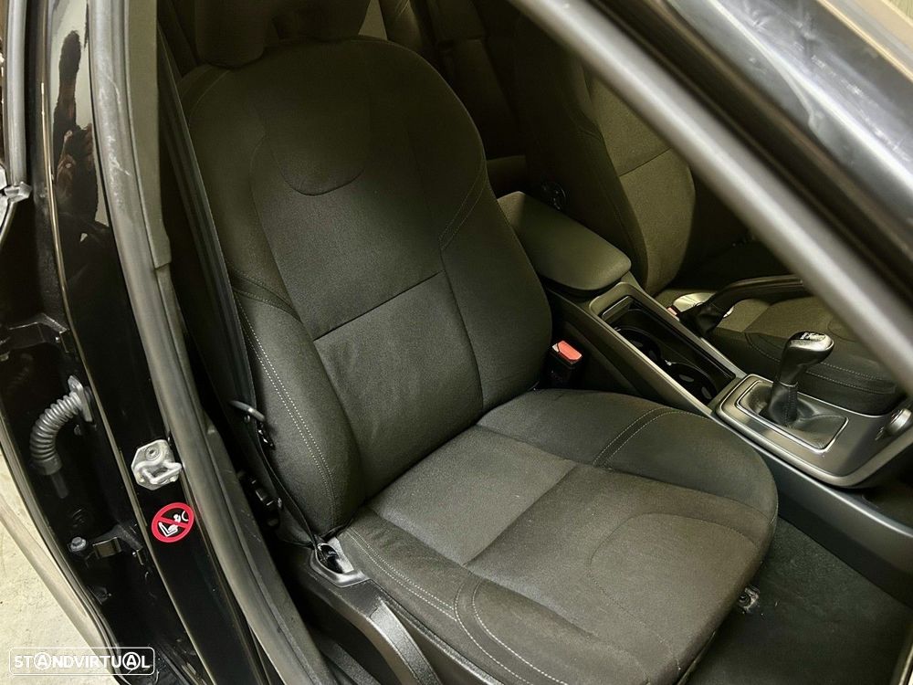 Volvo V40 2.0 D2 Momentum - 31