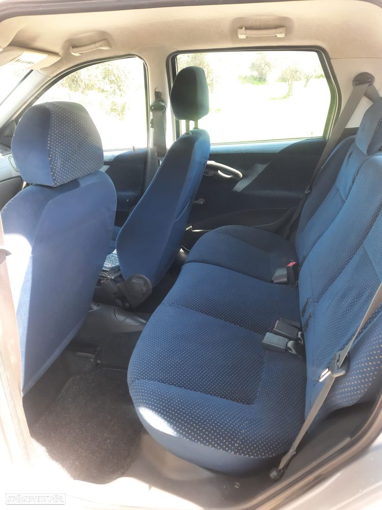 Fiat Punto 1.2 16V HLX - 10