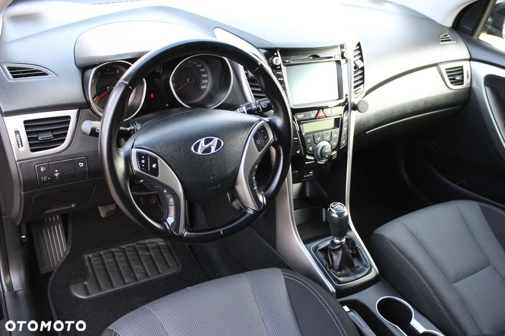 Hyundai i30 blue Kombi 1.6 GDi Style - 27