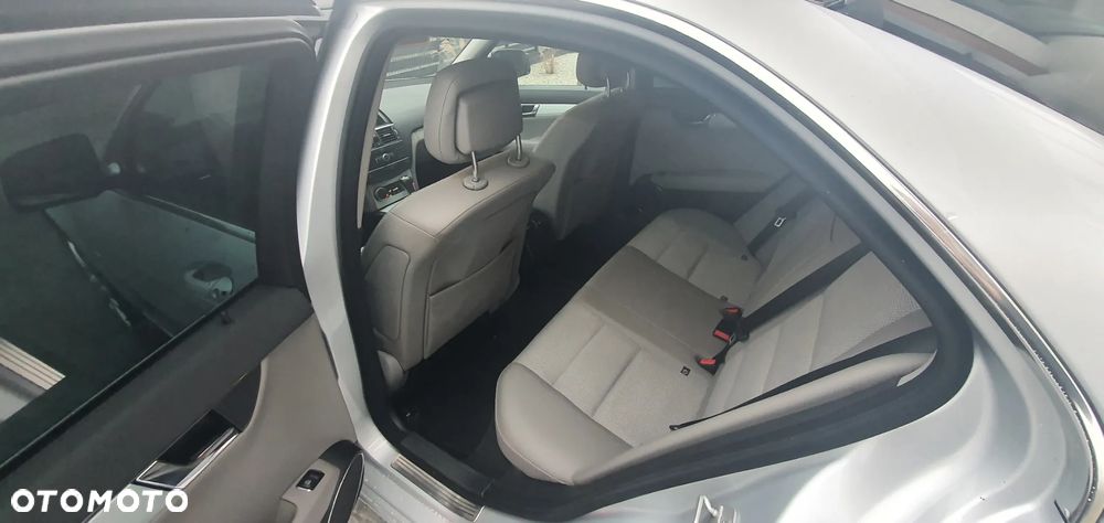 Mercedes-Benz Klasa C - 32