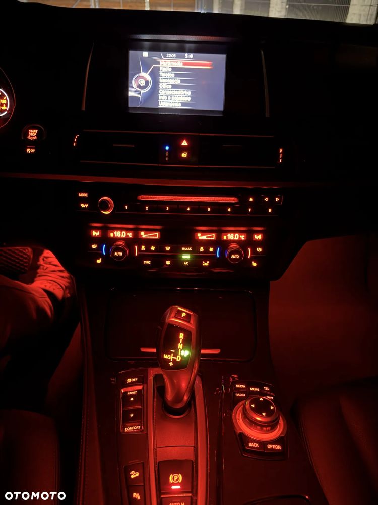 BMW Seria 5 520d xDrive - 37