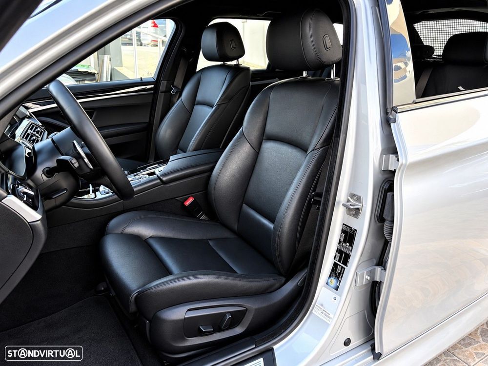 BMW 520 d Pack Desportivo M Auto - 11