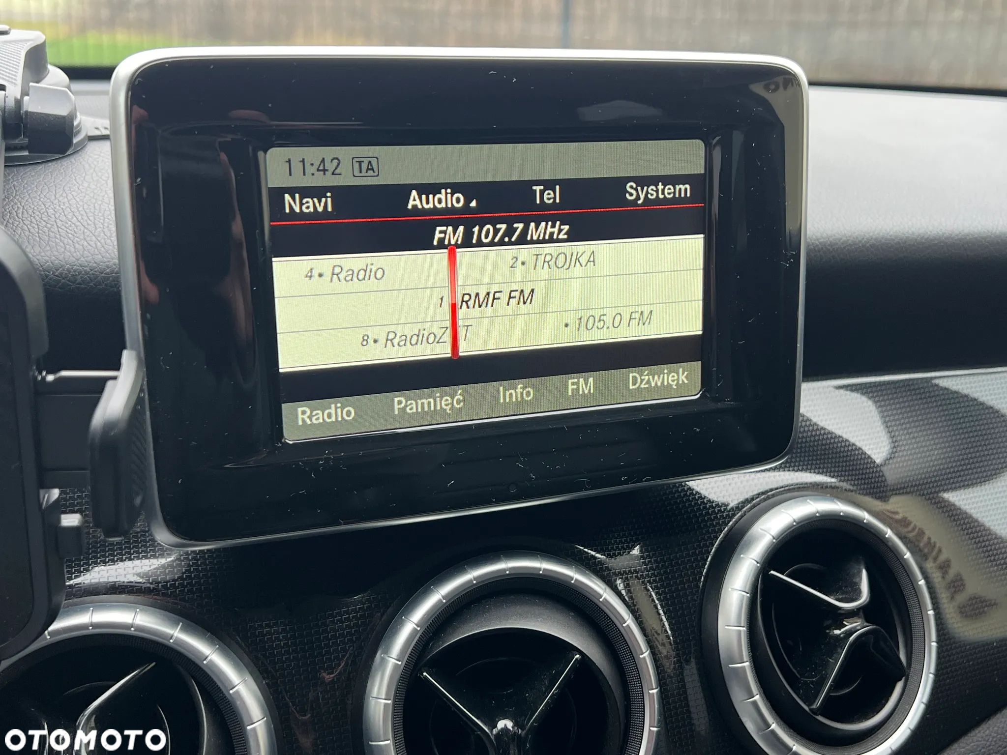 Mercedes-Benz CLA 180 - 21