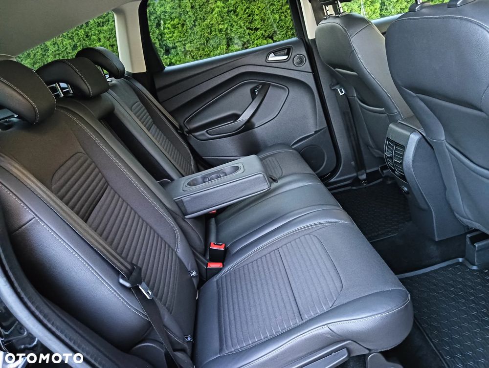 Ford Kuga - 36