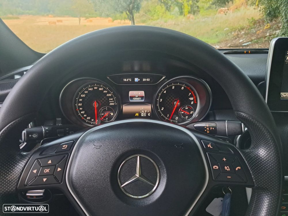 Mercedes-Benz A 180 7G-DCT Urban - 23
