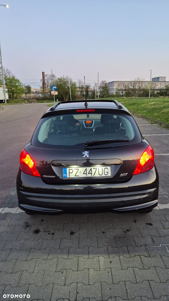 Peugeot 207 1.4 16V U Move - 9