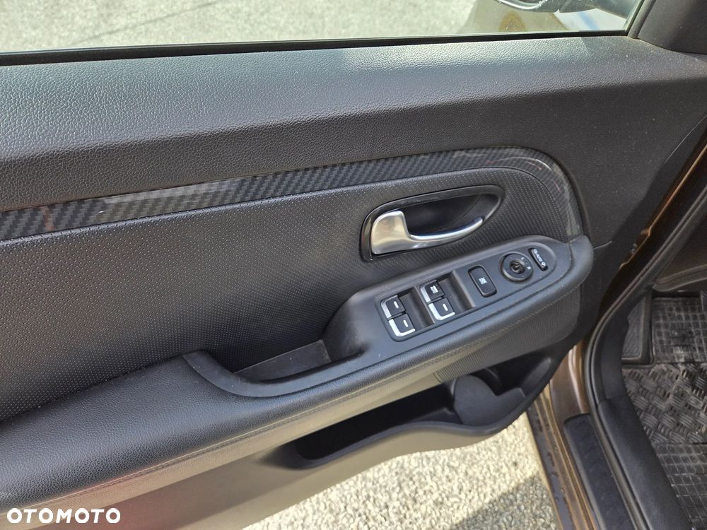 Kia Carens 1.6 GDI Business Line EU6 - 9