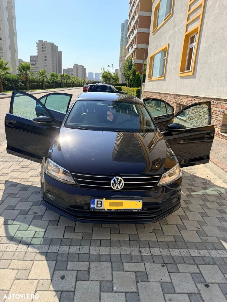 Volkswagen Jetta 2.0 TDI DSG Highline - 3
