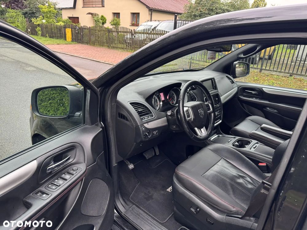 Dodge Grand Caravan 3.6 R/T - 20